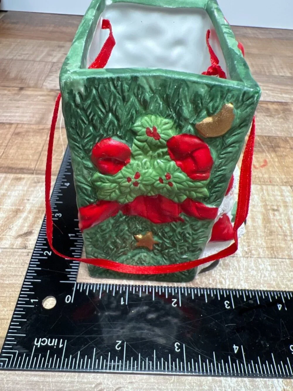 Santa Claus Ceramic Christmas-Themed Container With Red Ribbon Hand